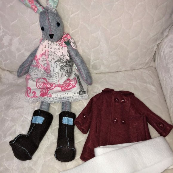 Bunny, coat, scarf, boots and dress - Picture 6 of 8